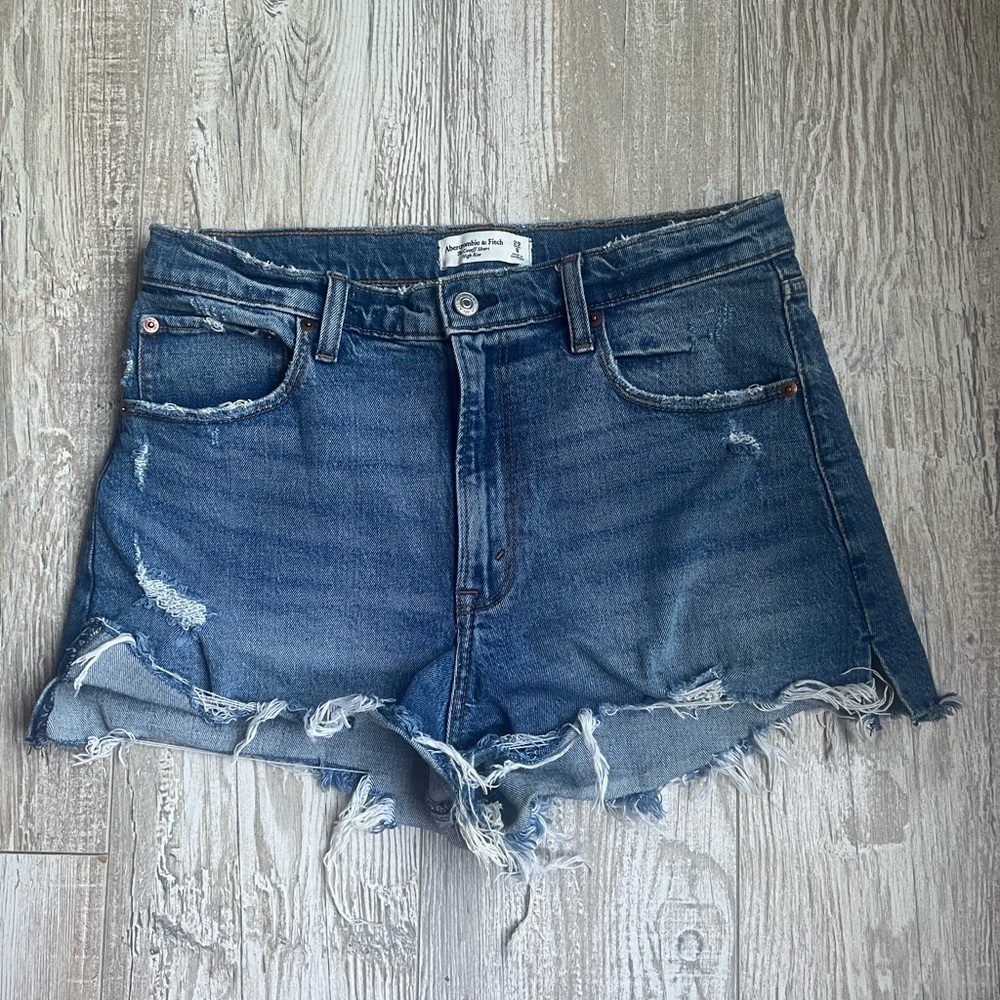A&F 90’s high rise cutoff shorts